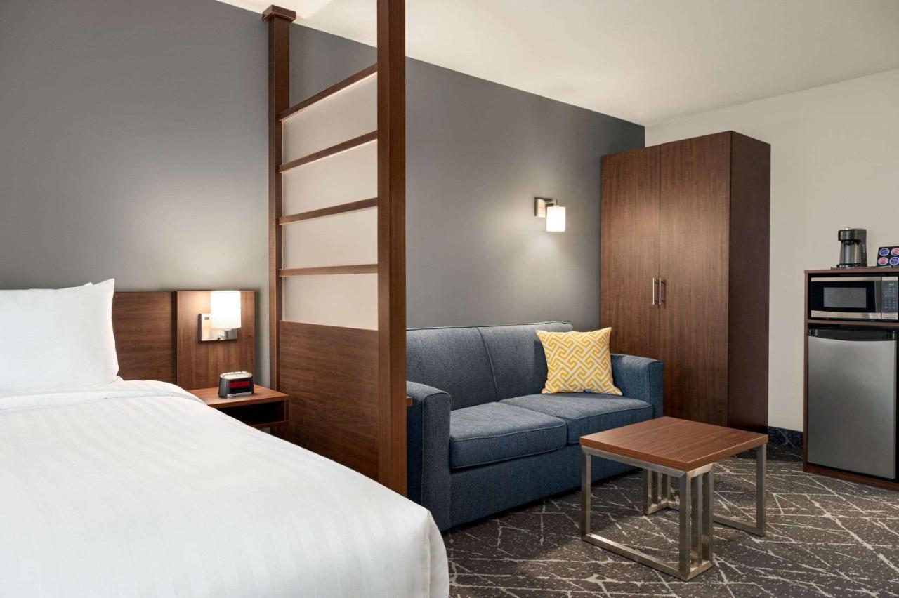 Microtel & By Wyndham Hotel 4*